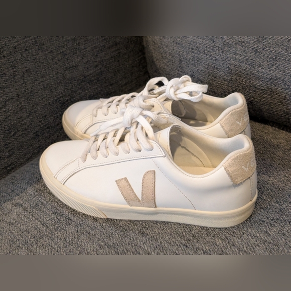 Veja Campo Sneaker - Picture 7 of 7